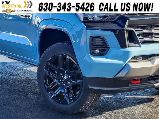 2025 Chevrolet Colorado Z71 photo 3