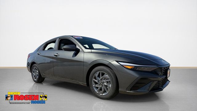 2024 Hyundai Elantra 2.0 SEL IVT's photo