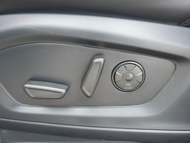 2026 Ford Explorer photo 3