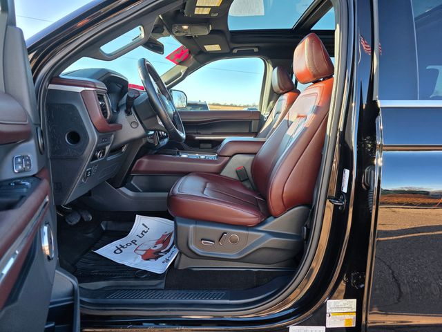 2023 Ford Expedition MAX photo 2