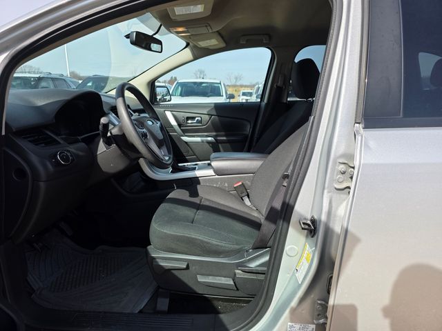 2013 Ford Edge SE photo 2
