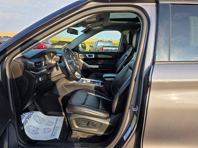 2021 Ford Explorer XLT photo 4