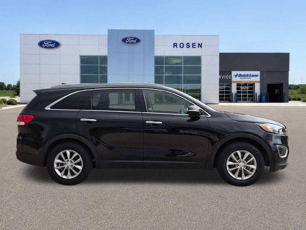 Used 2016 Kia Sorento LX with VIN 5XYPG4A32GG056617 for sale in Belleville, WI