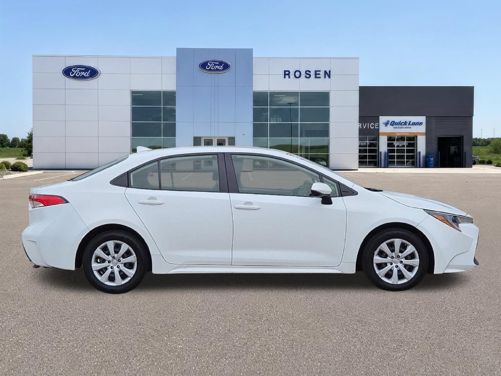 Used 2022 Toyota Corolla LE with VIN JTDEPMAE5N3019653 for sale in Belleville, WI