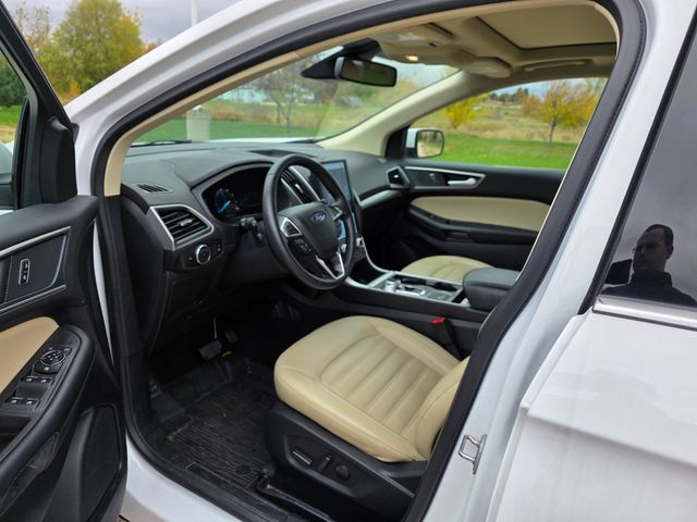 2024 Ford Edge SEL photo 2