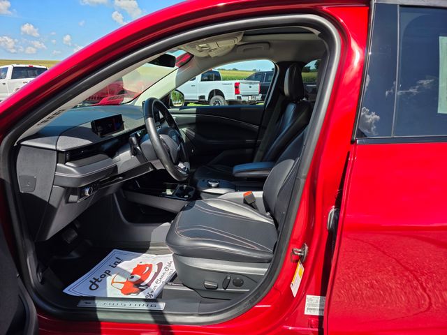 2022 Ford Mustang Mach-E Premium photo 4