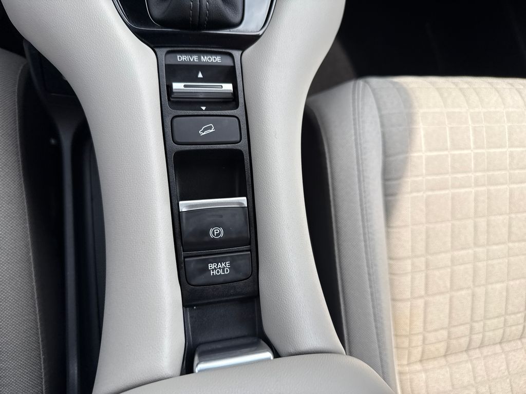 2025 Honda HR-V LX - Photo 26