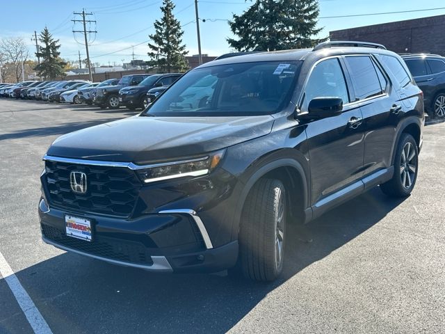 2025 Honda Pilot Touring's photo