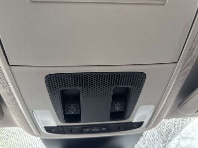 2023 Honda Pilot Touring - Photo 40