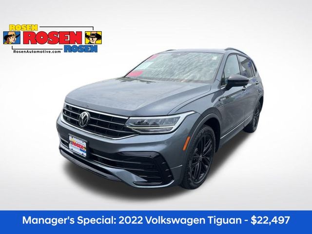 2022 Volkswagen Tiguan SE R-Line Black's photo