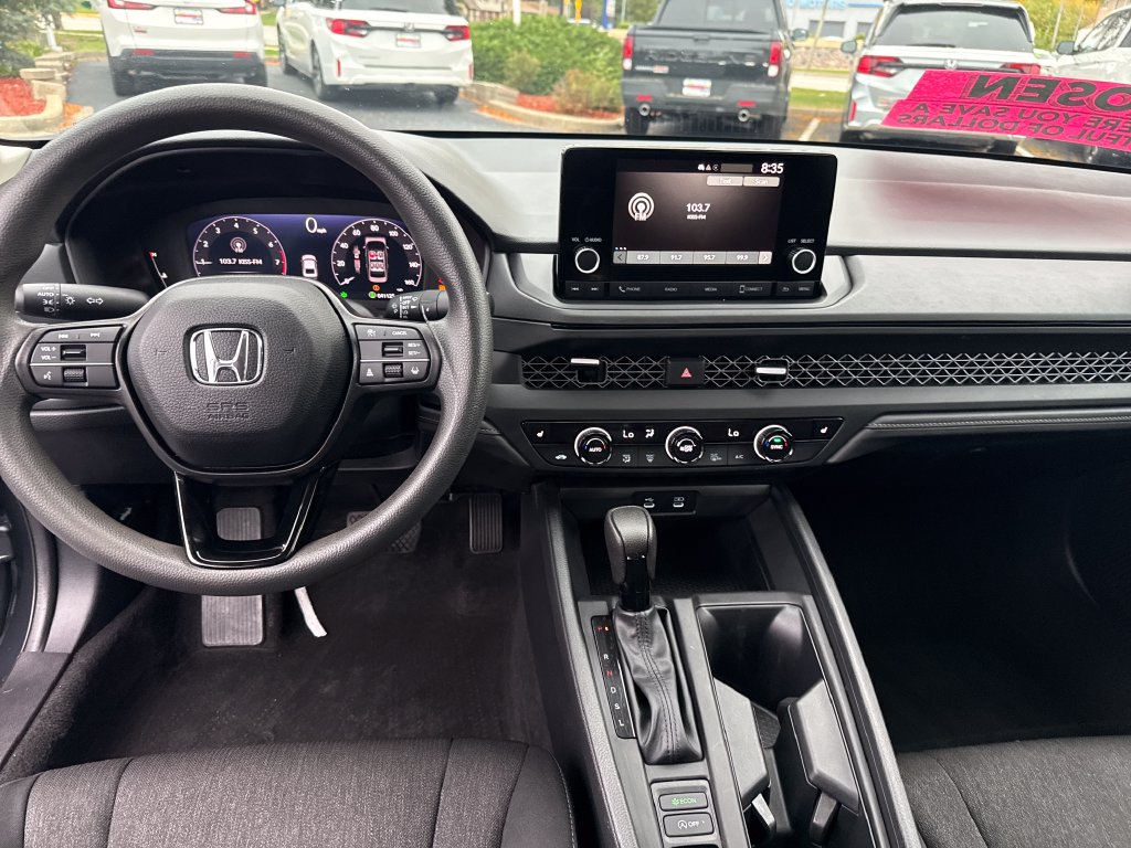 2025 Honda Accord SE - Photo 23