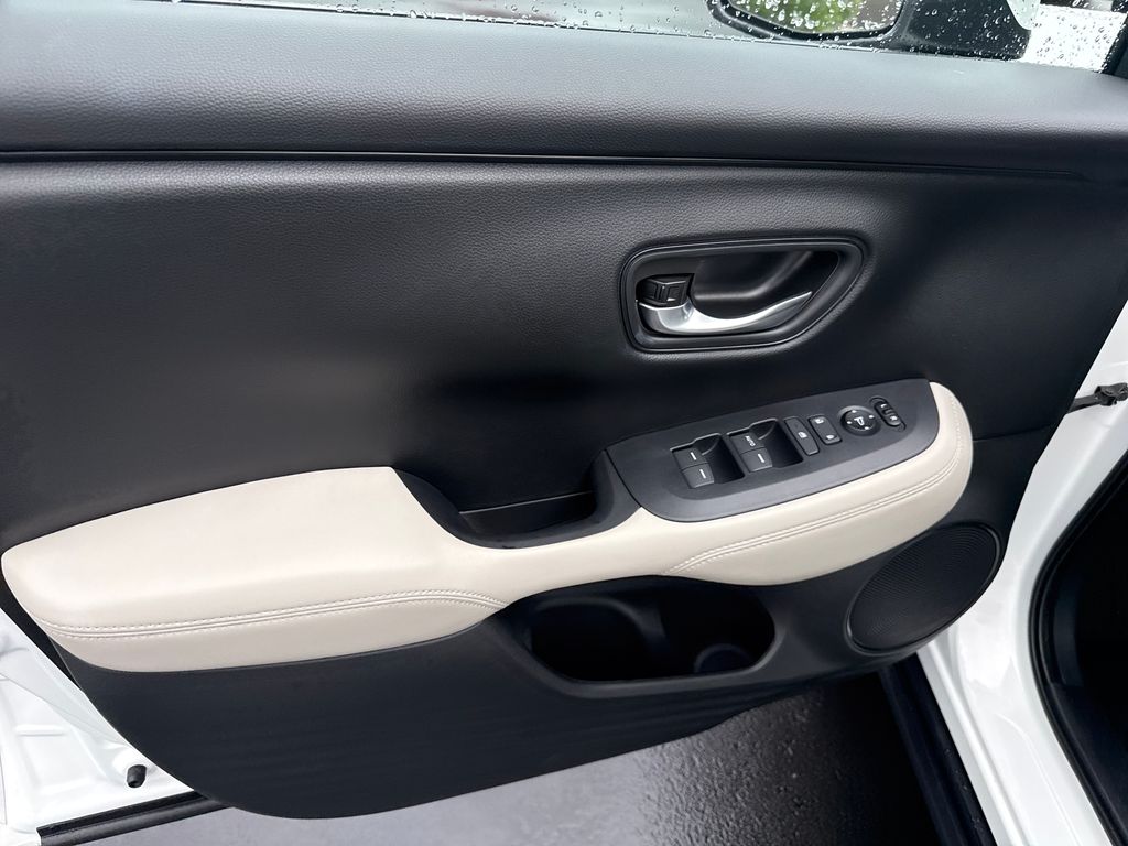 2025 Honda HR-V LX - Photo 9