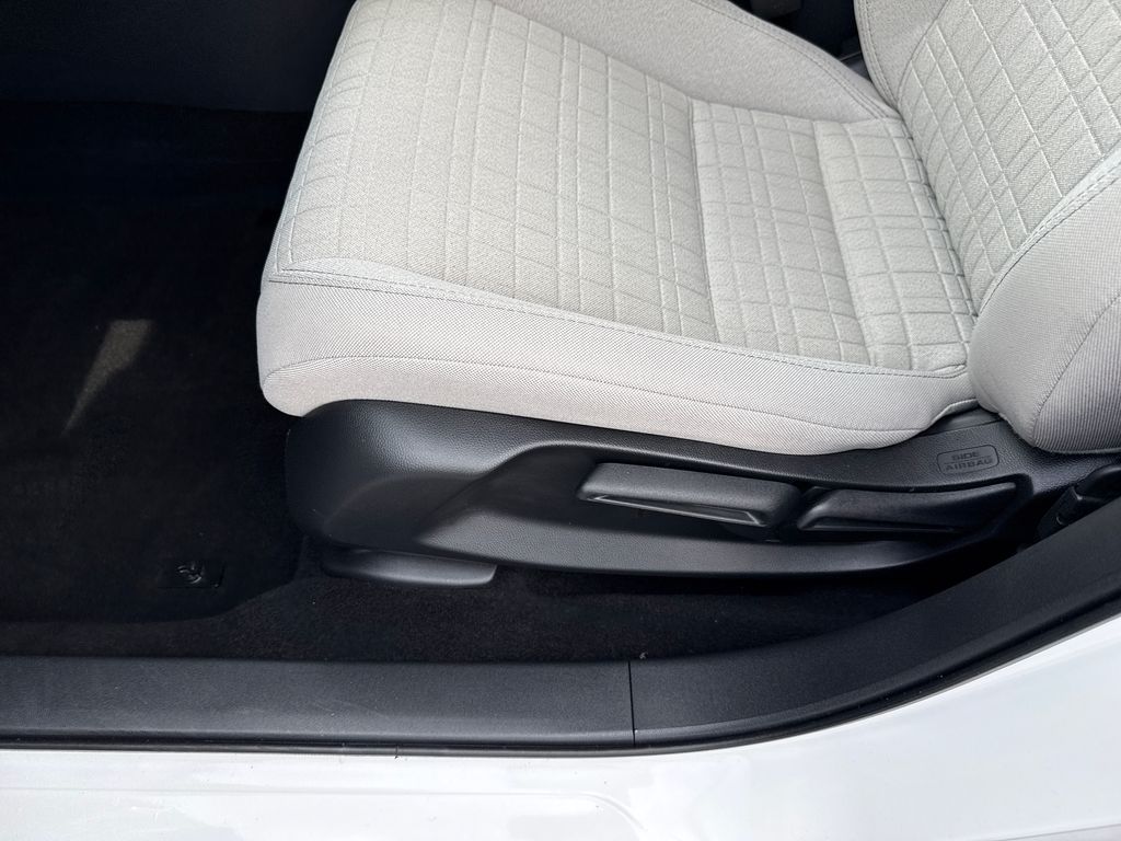 2025 Honda HR-V LX - Photo 11