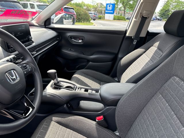 2025 Honda HR-V LX - Photo 13