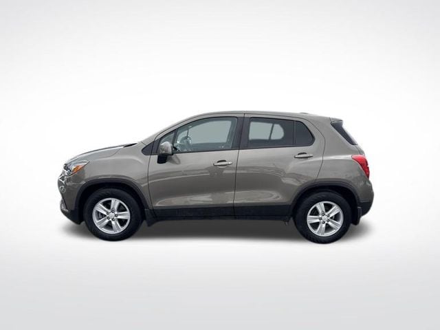 Used 2020 Chevrolet Trax LS with VIN KL7CJKSB5LB351559 for sale in Greenfield, WI