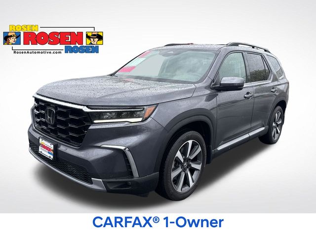 2023 Honda Pilot Touring AWD's photo