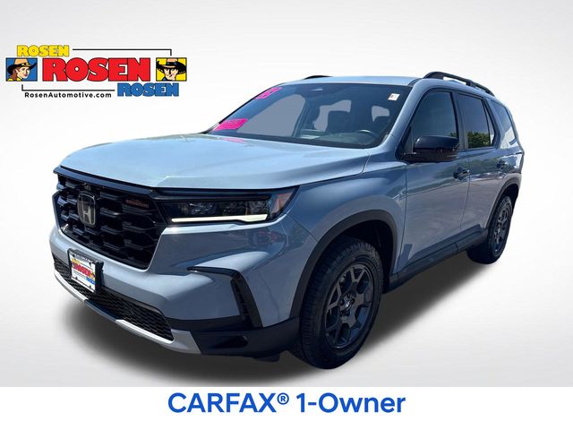 2025 Honda Pilot TrailSport AWD's photo
