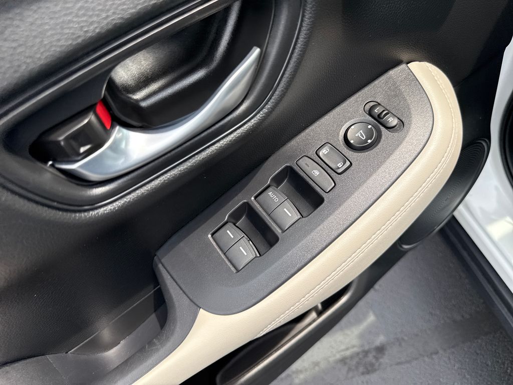 2025 Honda HR-V LX - Photo 10