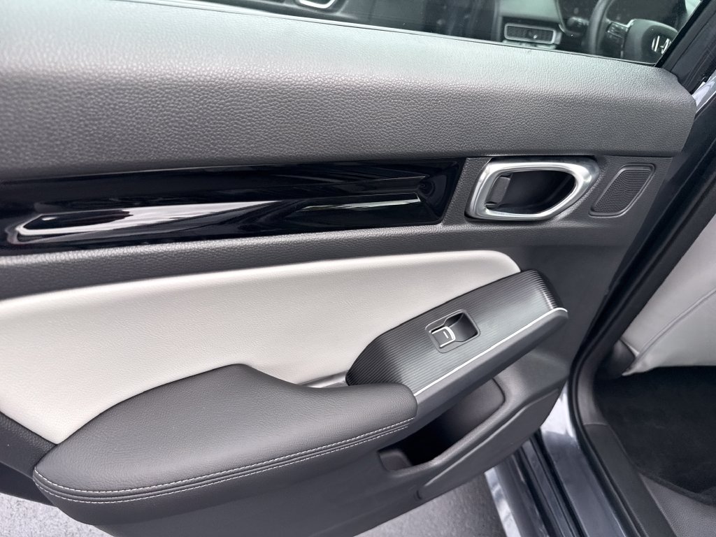 2026 Honda Civic Sport Touring - Photo 17