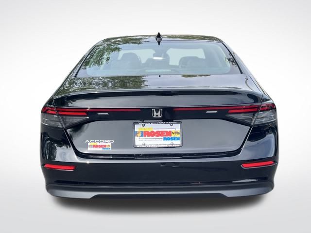2025 Honda Accord LX photo 4