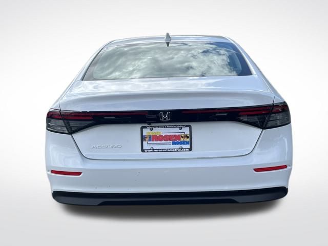2025 Honda Accord LX photo 4