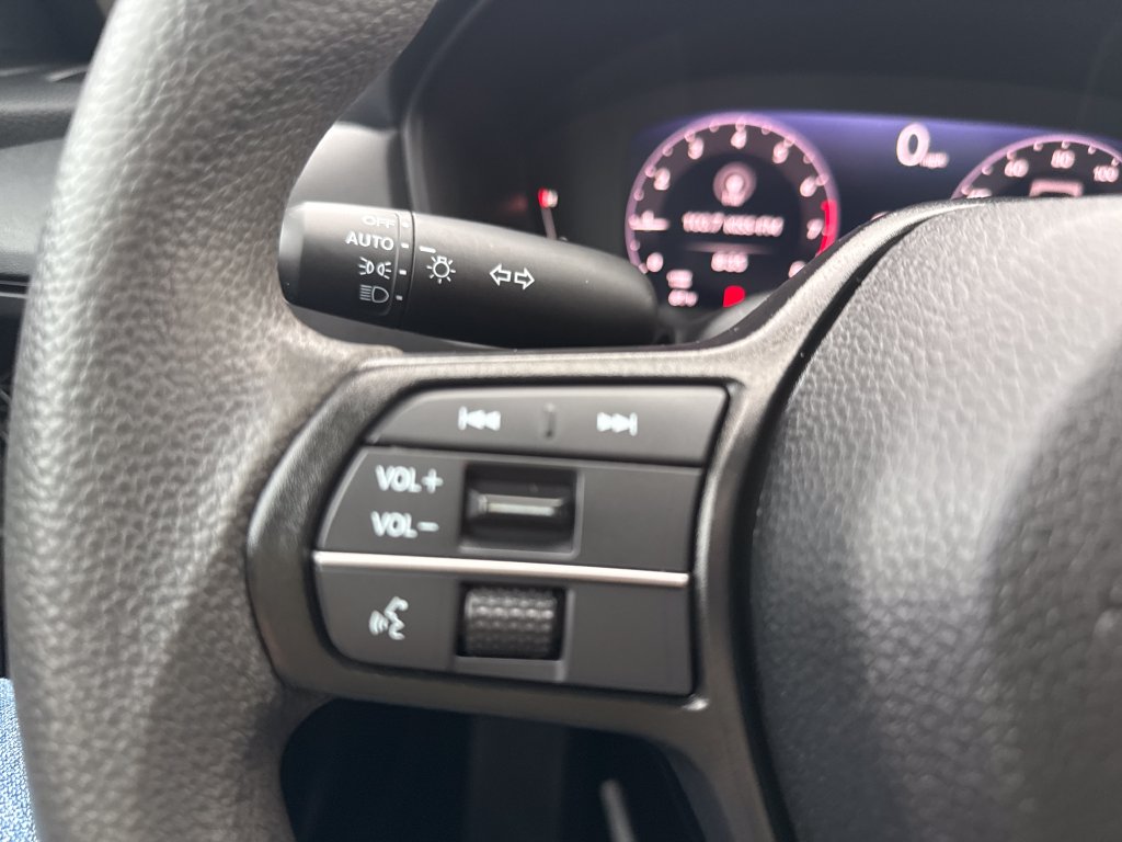 2025 Honda Accord SE - Photo 25