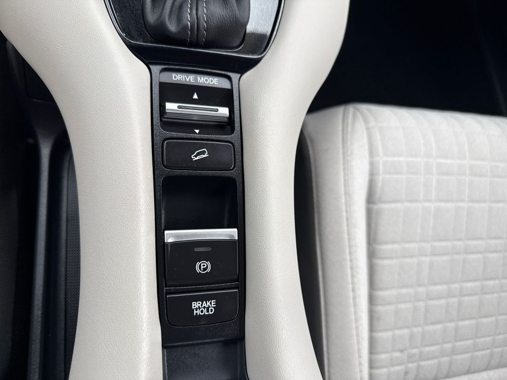 2025 Honda HR-V LX - Photo 27