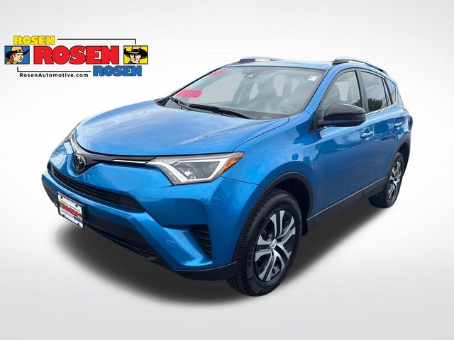 2018 Toyota RAV4 LE AWD's photo
