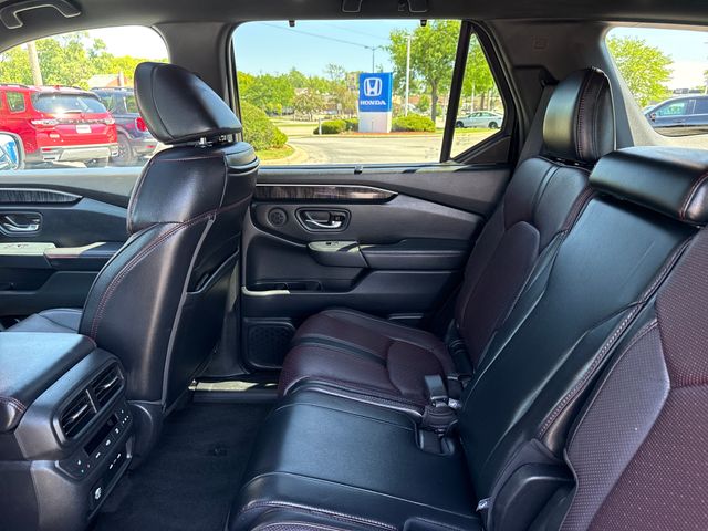 2025 Honda Pilot Black Edition - Photo 21