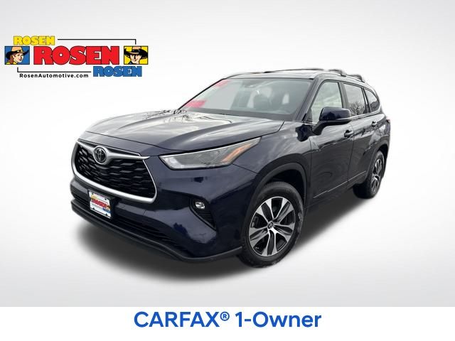 2023 Toyota Highlander XLE's photo