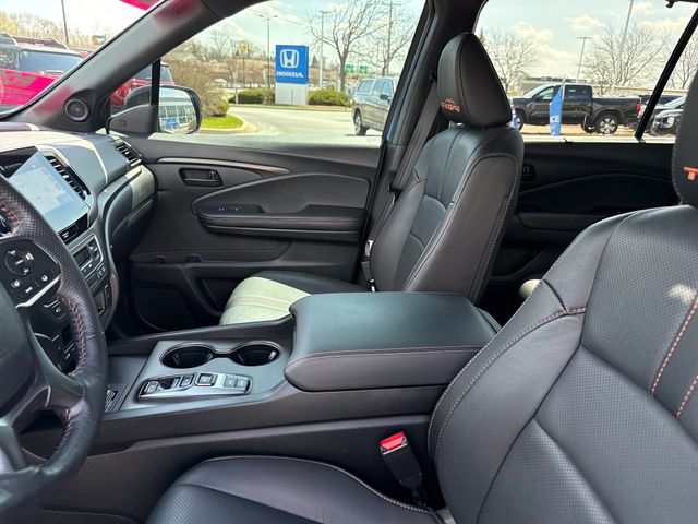 2025 Honda Passport TrailSport - Photo 14