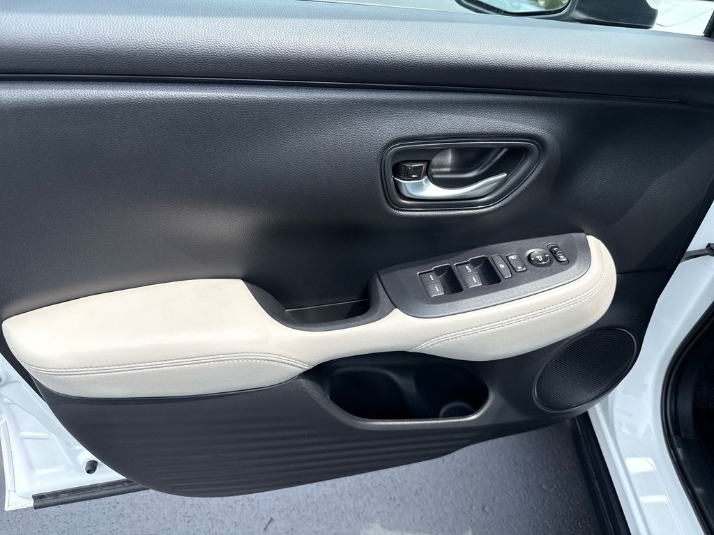 2025 Honda HR-V LX - Photo 9