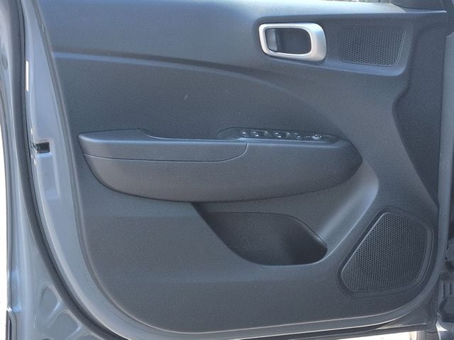 2023 Hyundai Venue SEL - Photo 13