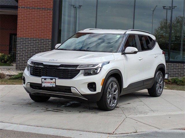 2024 Kia Seltos S photo 3