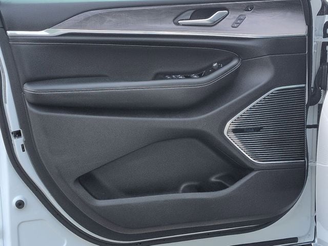 2022 Jeep Grand Cherokee Overland - Photo 13