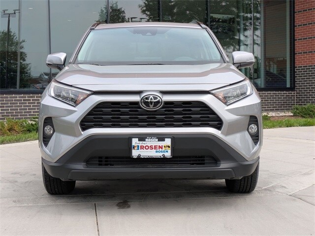 2021 Toyota RAV4 XLE photo 2