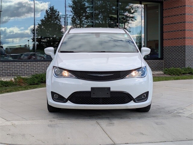 2018 Chrysler Pacifica Touring Plus photo 2