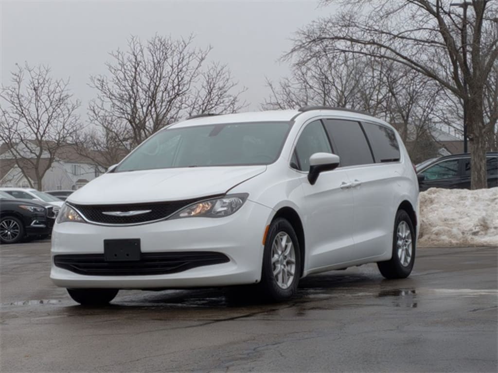 Used 2017 Chrysler Pacifica LX Minivan/Van