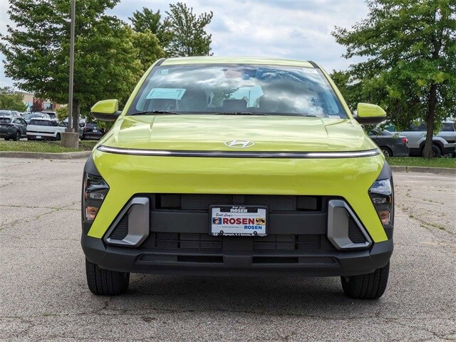 2024 Hyundai Kona SE photo 2