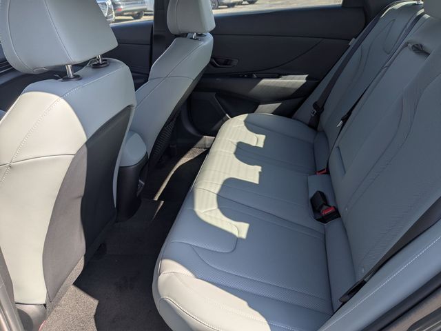 2025 Hyundai Elantra Limited - Photo 22