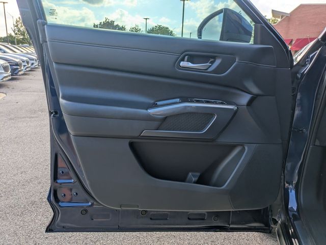 2023 Nissan Pathfinder SL - Photo 12
