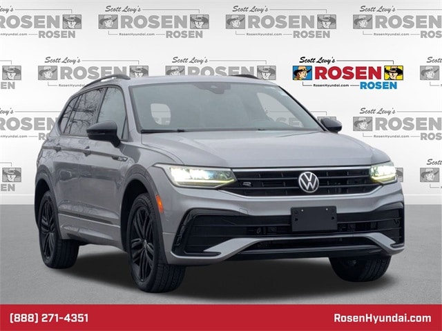 2022 Volkswagen Tiguan SE R-LINE BLACK's photo