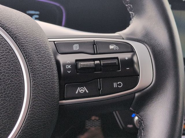 2025 Kia Sportage EX - Photo 16