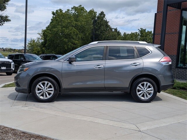 2016 Nissan Rogue SV photo 4
