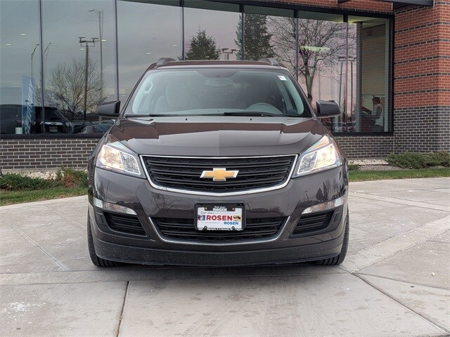 2016 Chevrolet Traverse LS photo 2