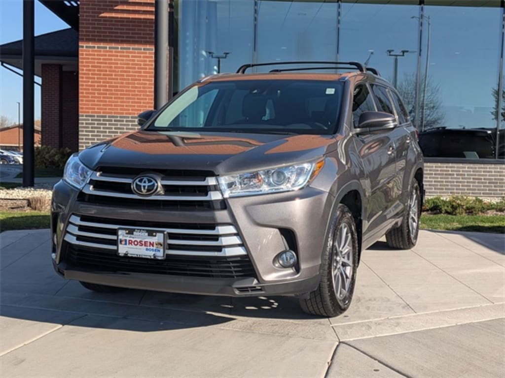Used 2017 Toyota Highlander XLE SUV