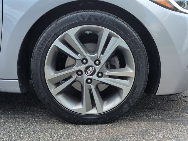 2017 Hyundai Elantra Limited - Photo 9