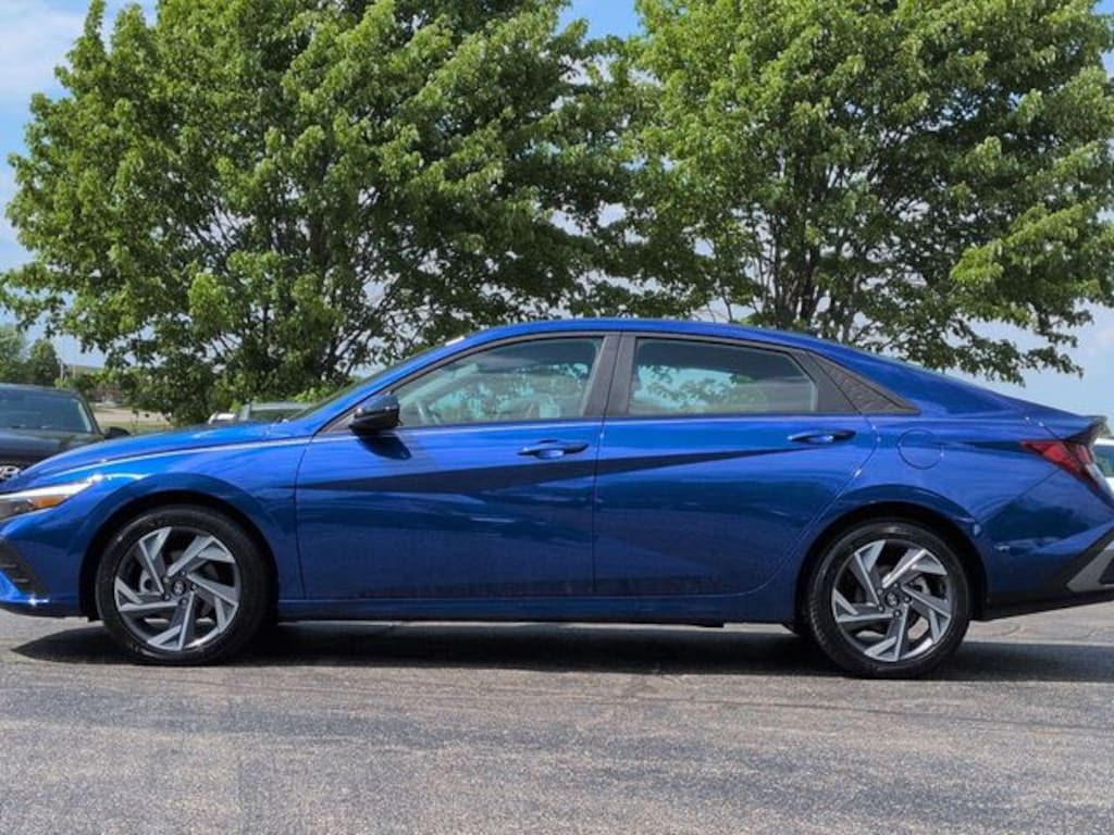 Used 2025 Hyundai Elantra SEL Sport Sedan