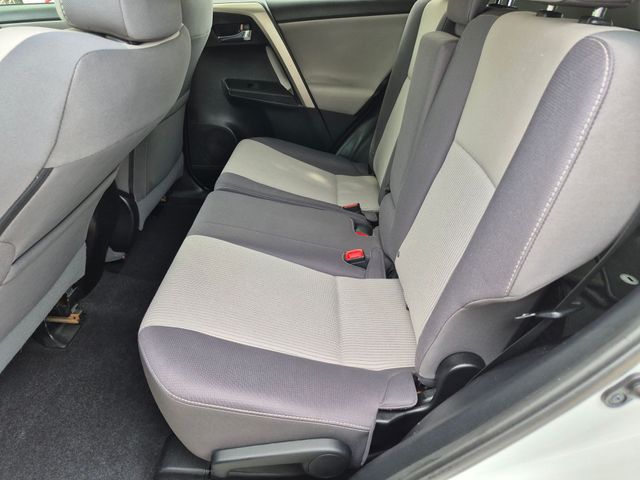2015 Toyota RAV4 XLE - Photo 19