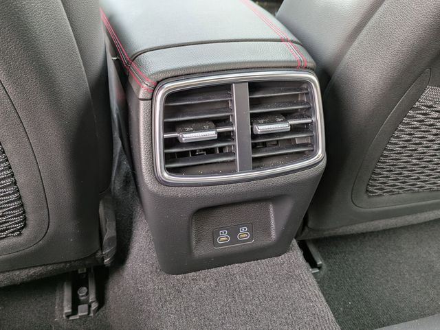 2025 GENESIS G70 Standard - Photo 26